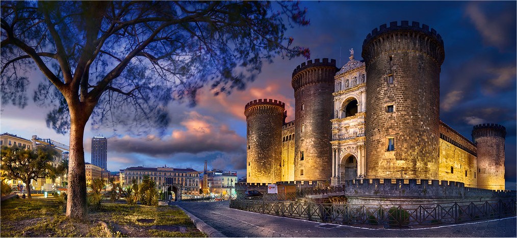 Neapol, Castel Nuovo - 